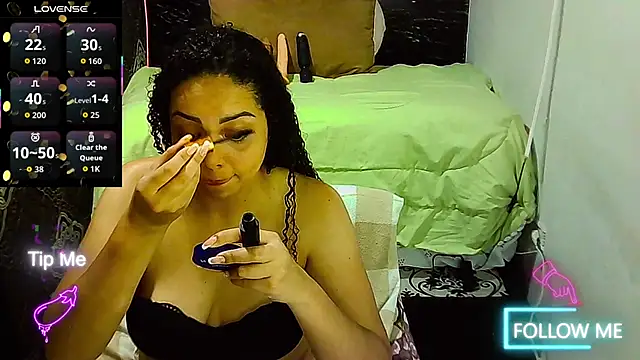  naughty milf online show from March 9, 2026, 12:25 am