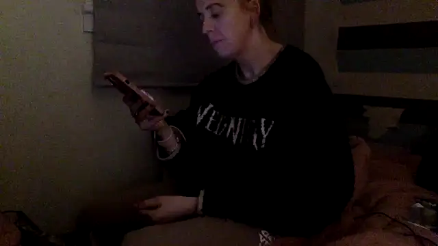 Snapshot of Bellababexox chatting on May 15, 2026, 11:14 pm Bellababexox online show from May 15, 2026, 11:14 pm