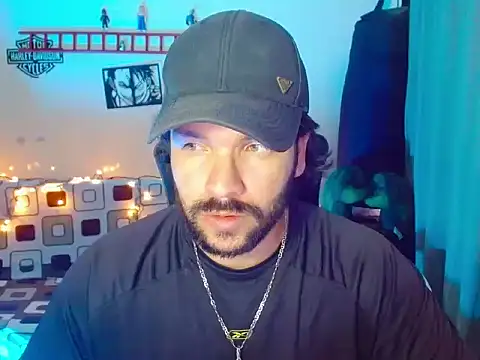 Snapshot of cortelioni_massimo_ chatting on February 12, 2026, 10:53 pm cortelioni massimo online show from February 12, 2026, 10:53 pm