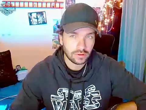 Snapshot of cortelioni_massimo_ chatting on December 16, 2025, 12:26 am cortelioni massimo online show from December 16, 2025, 12:26 am