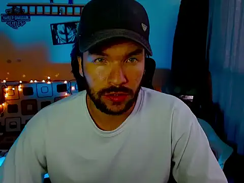 Snapshot of cortelioni_massimo_ chatting on February 7, 2026, 8:39 pm cortelioni massimo online show from February 7, 2026, 8:39 pm