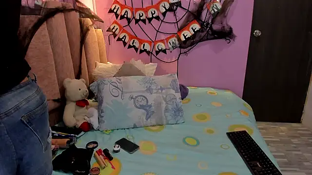 AndreaSweet2 online show from October 20, 2025, 7:36 pm