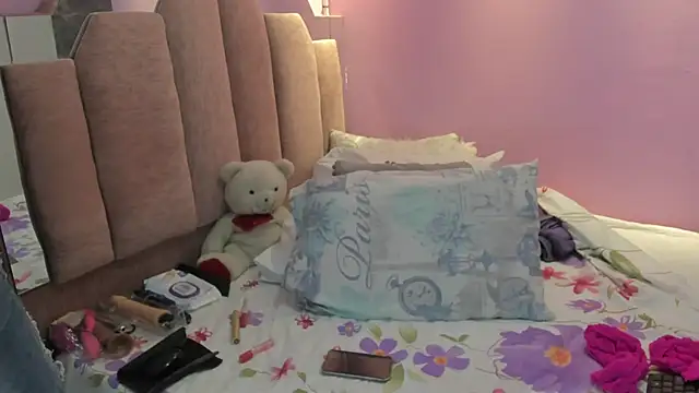 AndreaSweet2 online show from November 14, 2025, 7:50 pm