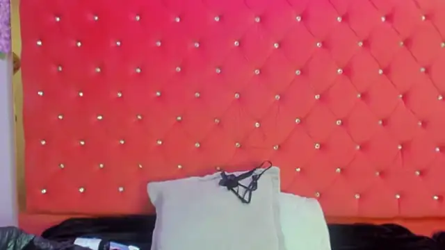 Nanis James online show from April 1, 2026, 2:35 am