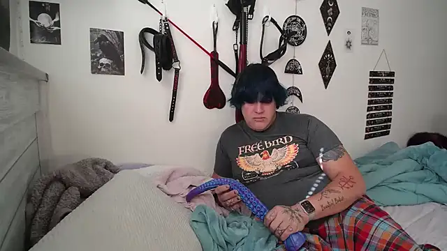 Julietserenity online show from December 4, 2025, 7:57 pm