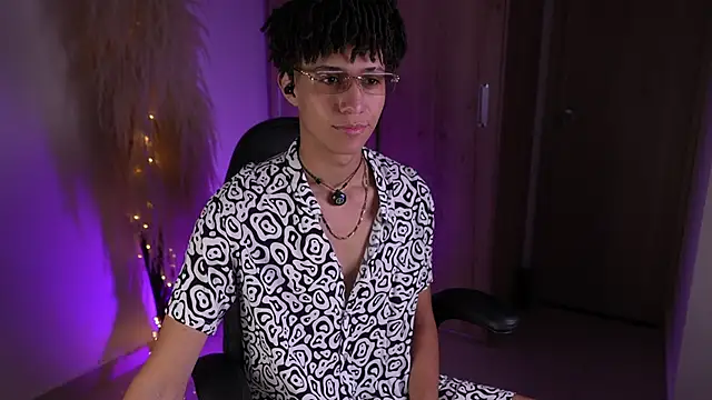 Snapshot of Afro_god_ chatting on May 31, 2026, 3:01 am Afro god online show from May 31, 2026, 3:01 am