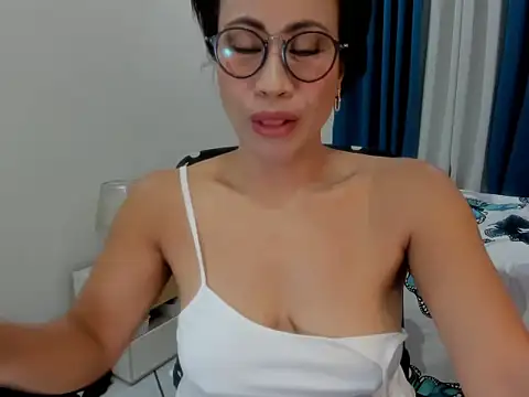 Snapshot of sweetkaley chatting on February 1, 2026, 9:35 pm sweetkaley online show from February 1, 2026, 9:35 pm