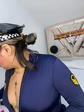 Snapshot of ashley-swift- chatting on November 1, 2025, 8:52 am ashley-swift- online show from November 1, 2025, 8:52 am