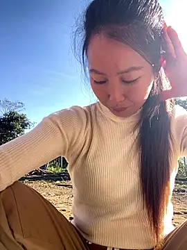 Huong-Ly online show from November 26, 2025, 2:00 am