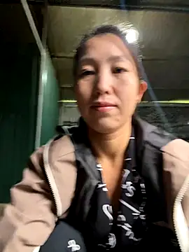 Huong-Ly online show from November 1, 2025, 1:56 am