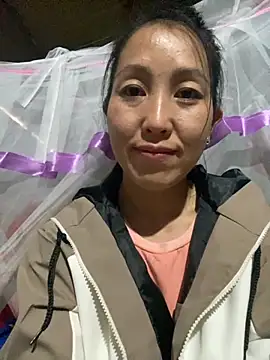 Huong-Ly online show from October 25, 2025, 7:07 am