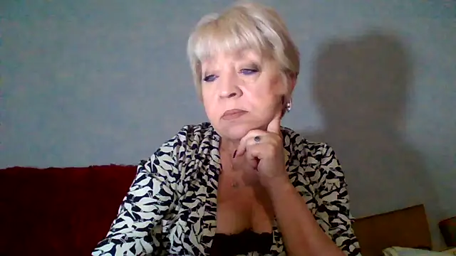 DianaQDream online show from June 5, 2026, 3:55 am
