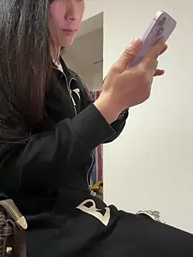 crhong666 online show from October 27, 2025, 12:22 am