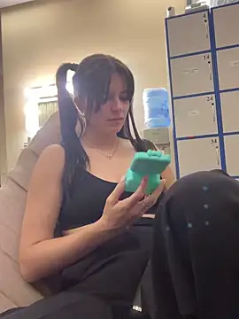 kimberlyy77 online show from September 26, 2025, 6:15 pm