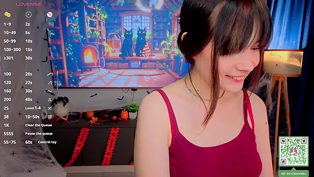 Snapshot of Honeey_Beee chatting on November 2, 2025, 4:34 pm Honeey Beee online show from November 2, 2025, 4:34 pm