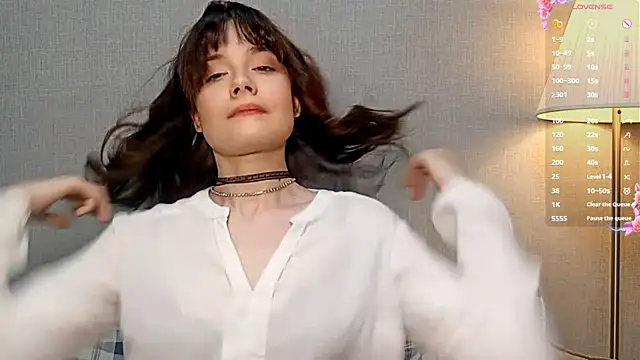 Snapshot of Honeey_Beee chatting on December 16, 2025, 6:34 pm Honeey Beee online show from December 16, 2025, 6:34 pm