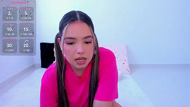 Snapshot of Alana_Banana_ chatting on October 22, 2025, 4:17 pm Alana Banana online show from October 22, 2025, 4:17 pm