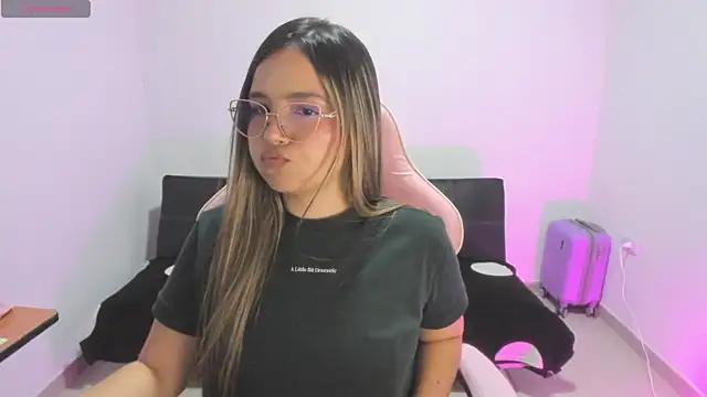 Snapshot of Alana_Banana_ chatting on November 25, 2025, 9:59 pm Alana Banana online show from November 25, 2025, 9:59 pm