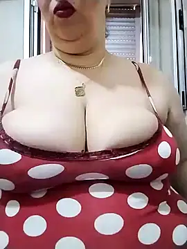 Snapshot of milkbreastsexy chatting on June 3, 2026, 5:50 pm milkbreastsexy online show from June 3, 2026, 5:50 pm