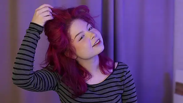 Snapshot of Stella_Vanila chatting on October 15, 2025, 10:18 pm Stella Vanila online show from October 15, 2025, 10:18 pm