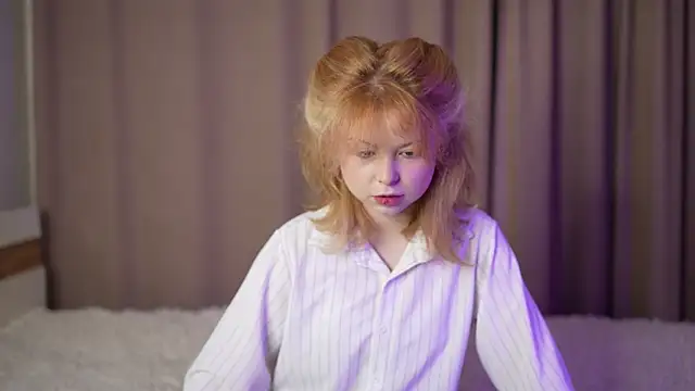 Snapshot of Stella_Vanila chatting on October 4, 2025, 11:17 pm Stella Vanila online show from October 4, 2025, 11:17 pm