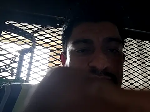 titolovemilfs online show from December 17, 2025, 8:03 pm