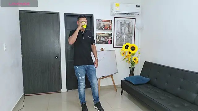 Playhardsex  online show from April 14, 2026, 11:10 pm