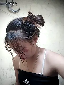 Dung-Thao19 online show from October 28, 2025, 1:43 pm