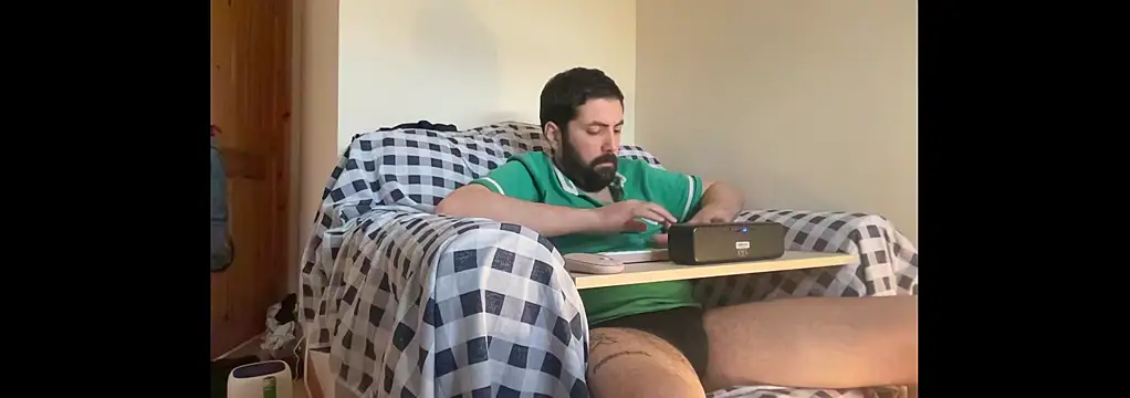 Snapshot of Big_Bi_Cub chatting on November 15, 2025, 11:47 am Big Bi Cub online show from November 15, 2025, 11:47 am