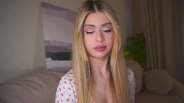 GeorginaHarn online show from April 21, 2026, 8:10 am