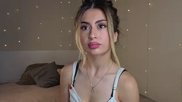 GeorginaHarn online show from October 29, 2025, 8:13 am