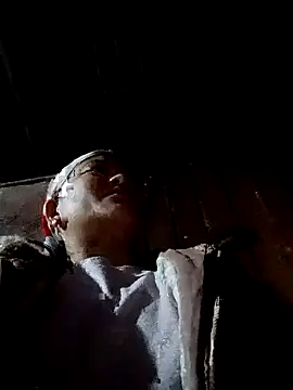 Love-Mama33 online show from November 30, 2025, 10:32 pm