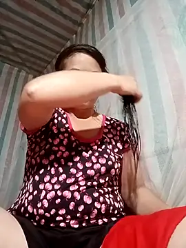 Love-Mama33 online show from November 15, 2025, 1:48 pm