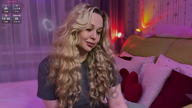 Estella Elwood online show from March 13, 2026, 2:00 pm