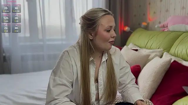 Estella Elwood online show from March 11, 2026, 5:23 am