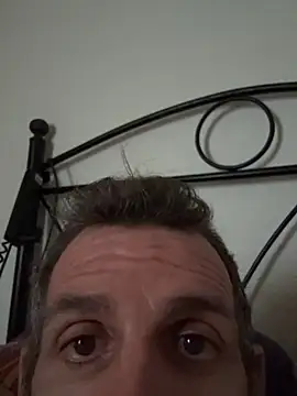 gigolobcn online show from February 16, 2026, 2:48 pm