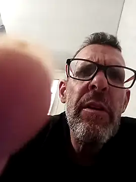 gigolobcn online show from March 23, 2026, 2:28 pm