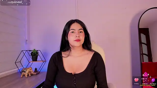 Emma  clark  online show from October 20, 2025, 12:27 pm