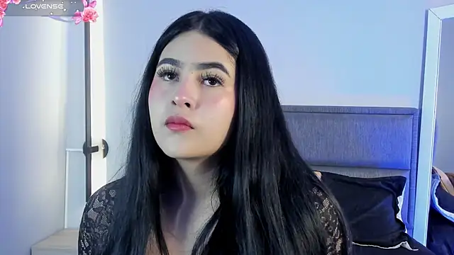 Emma  clark  online show from October 6, 2025, 12:28 pm