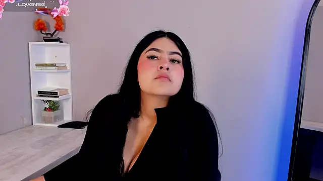 Emma  clark  online show from October 1, 2025, 12:09 pm