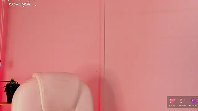 Emma  clark  online show from November 24, 2025, 1:00 pm