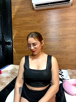 Snapshot of AmbarPolo chatting on October 1, 2025, 4:39 am AmbarPolo online show from October 1, 2025, 4:39 am