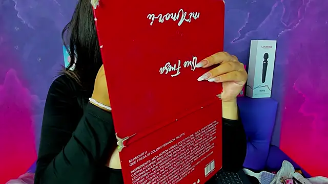 Lili milk20 online show from November 19, 2025, 7:25 pm