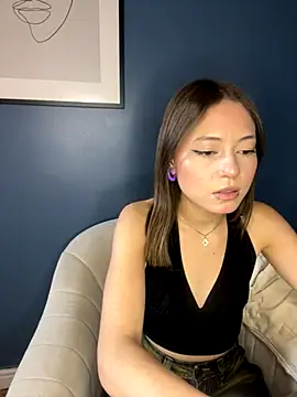 PrettyAmber online show from November 16, 2025, 8:02 pm