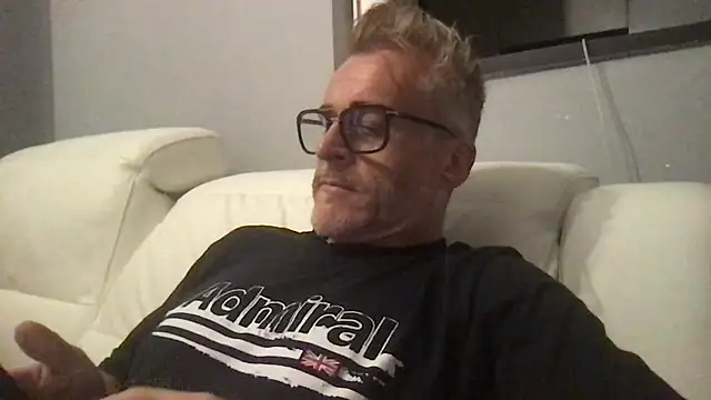 Axl hot online show from June 30, 2026, 8:31 pm