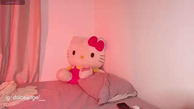 Snapshot of dulceangel__ chatting on September 18, 2025, 4:04 am dulceangel online show from September 18, 2025, 4:04 am