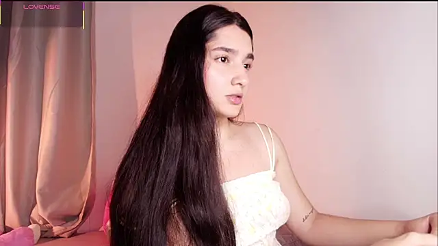 Snapshot of dulceangel__ chatting on November 4, 2025, 4:16 am dulceangel online show from November 4, 2025, 4:16 am