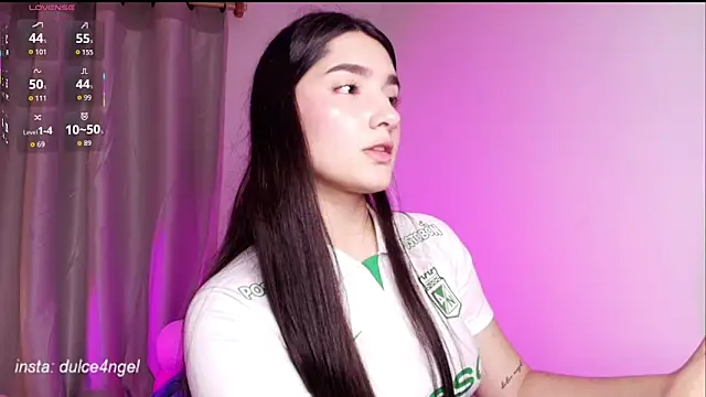 Snapshot of dulceangel__ chatting on December 18, 2025, 2:16 am dulceangel online show from December 18, 2025, 2:16 am