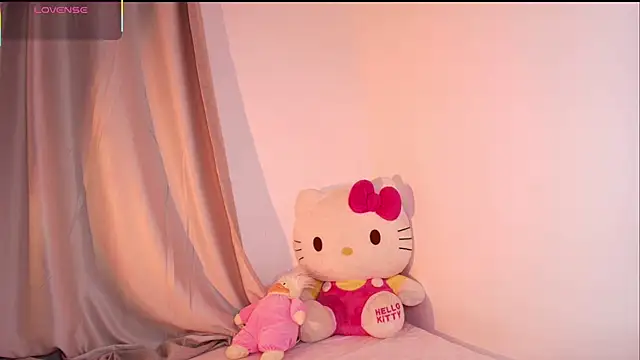 Snapshot of dulceangel__ chatting on October 24, 2025, 4:22 am dulceangel online show from October 24, 2025, 4:22 am