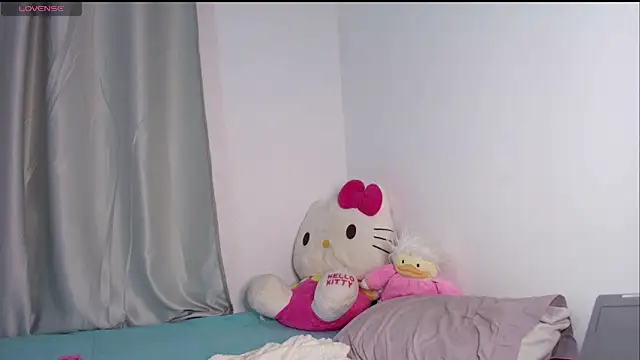 Snapshot of dulceangel__ chatting on November 12, 2025, 4:38 am dulceangel online show from November 12, 2025, 4:38 am